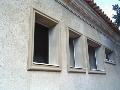Molduras de isopor para janelas